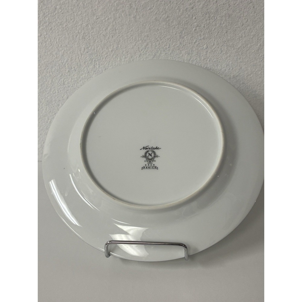 NORITAKE 8" Hand Painted China Floral Pattern Gold Trim Dinner Plates - Picture 2 of 2